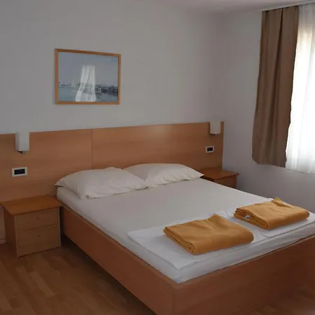 Apartment Grosszuegiges Fuer Fuenf Personen